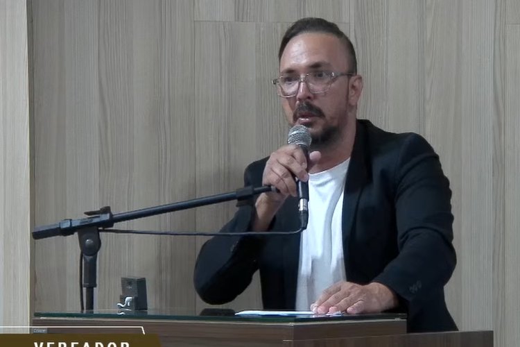 Paulo Cothé anuncia saída da base de Wladimir Garotinho na Câmara de Campos