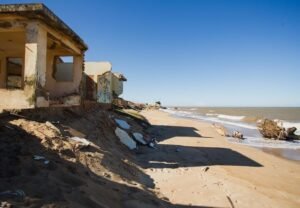 SJB inicia licitação de estudos para conter avanço do mar em Atafona e no Açu