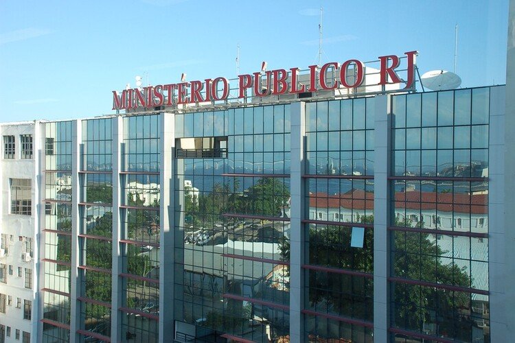 MP instaura inquérito para apurar contratação de advogados em São Fidélis