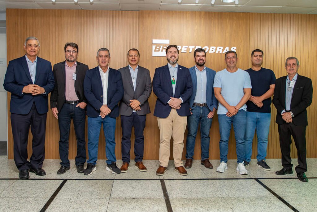 Em reunião com prefeitos, Petrobras anuncia investimento de US$ 24 bilhões na Bacia de Campos