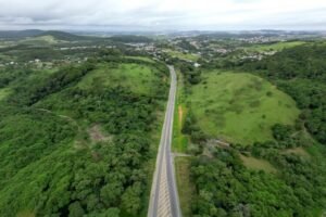 Prefeitos de Rio das Ostras e Macaé vão pedir ao Estado a duplicação da RJ-106