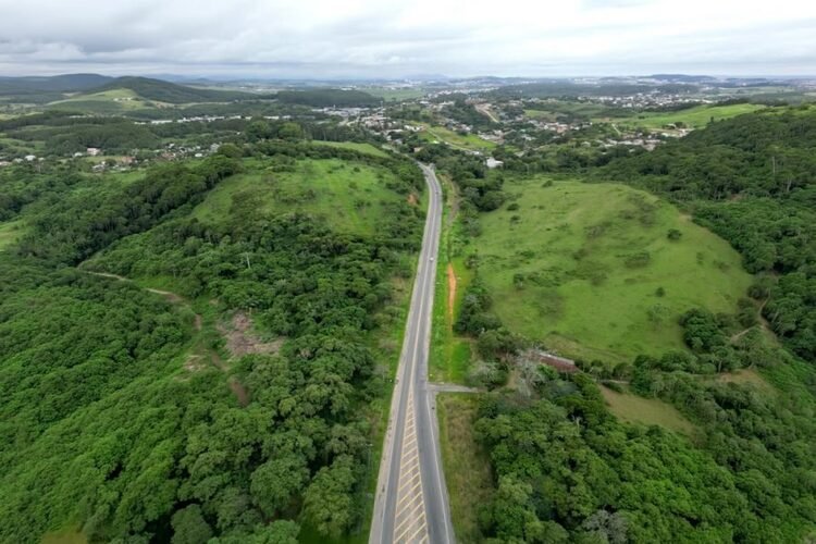 Prefeitos de Rio das Ostras e Macaé vão pedir ao Estado a duplicação da RJ-106