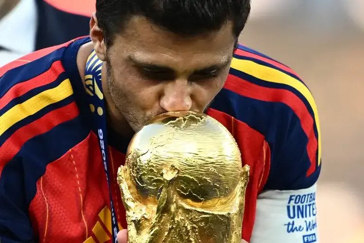 Espanha amassa a Argentina e conquista o Mundo