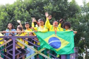 Paraesporte Campos comemora título mundial conquistado na França, na Praça