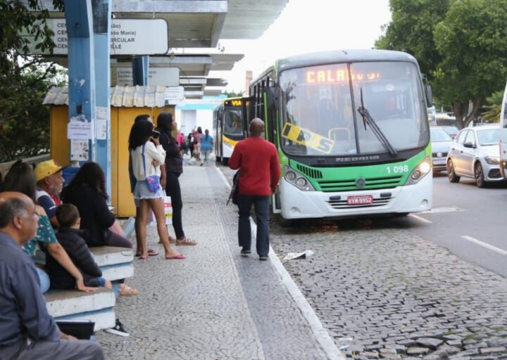 Ônibus e vans de graça no domingo, primeiro turno das eleições 2026