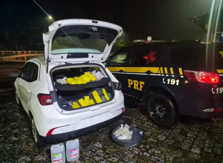 PRF apreende 42 quilos de maconha e 20 litros de lança-perfume em Casimiro de Abreu