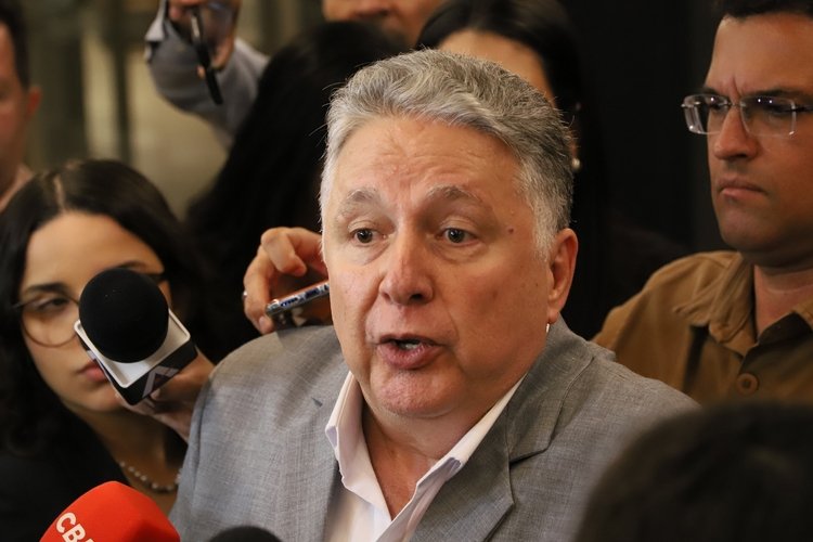 Garotinho desiste de recurso no TSE e pode dar vitória a Douglas Ruas no 1º turno